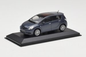 Toyota Verso Grey Metallic Minichamps 1:43 TOYOTA011 Métal — image 2 sur 4