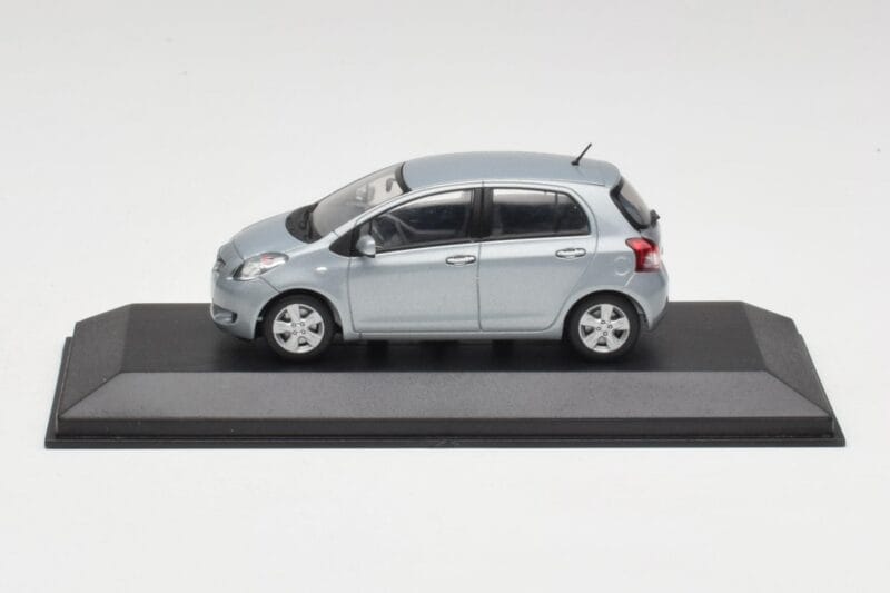 Toyota Yaris Mk2 Glacier Bleu Minichamps 1:43 TOYOTA001 Métal