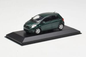 Toyota Yaris XP10 Oxford Green Minichamps 1:43 400166501 Métal — image 2 sur 4
