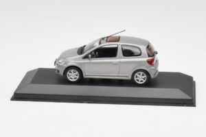 Toyota Yaris XP10 TS Gris Minichamps 1:43 TOYOTA007 Métal