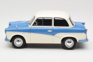 Trabant P50 Bleu Clair Crème BoS Models 1:18 BOS035 Résine — image 3 sur 6