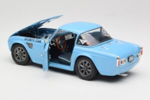 Triumph TR4 Rally Car Revell 1:18 8773 Métal — image 5 sur 8