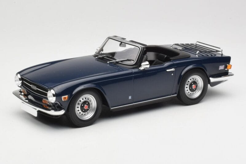 Triumph TR6 PI Bleu Foncé Minichamps 1:18 155132032 Métal
