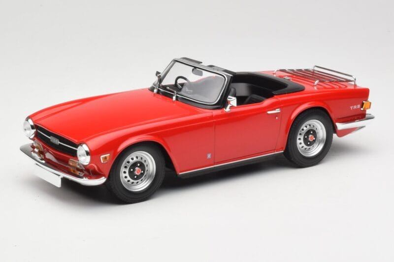 Triumph TR6 PI Rouge Minichamps 1:18 155132031 Métal
