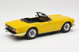Triumph TR6 RHD Jaune Minichamps 1:18 155132034 Métal — image 2 sur 6