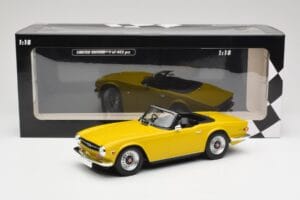 Triumph TR6 RHD Jaune Minichamps 1:18 155132034 Métal — image 6 sur 6