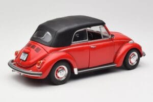 Volkswagen 1302 LS Cabriolet Rouge Revell 1:18 08470 Métal — image 3 sur 8