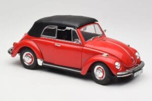 Volkswagen 1302 LS Cabriolet Rouge Revell 1:18 08470 Métal — image 6 sur 8