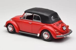 Volkswagen 1302 LS Cabriolet Rouge Revell 1:18 08470 Métal — image 7 sur 8