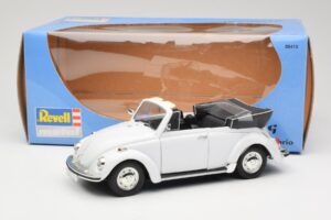 Volkswagen 1302 LS Cabriolet Blanc Revell 1:18 8415 Métal — image 8 sur 8