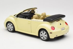 Volkswagen Beetle Cabriolet Jaune Gate 1:18 VW24108 Métal — image 7 sur 8