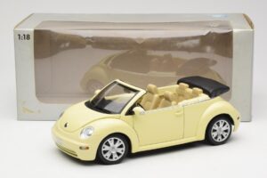 Volkswagen Beetle Cabriolet Jaune Gate 1:18 VW24108 Métal — image 8 sur 8