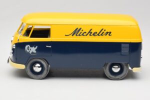 Volkswagen T1 Combi Michelin Noir & Jaune Solido 1:18 9406 Métal — image 4 sur 8