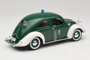 Volkswagen Export Sedan Police Maisto 1:18 56004 Métal — image 2 sur 6
