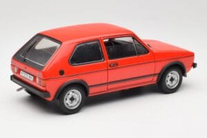 Volkswagen Golf GTI Mk1 Rouge Solido 1:18 8166 Métal — image 3 sur 8