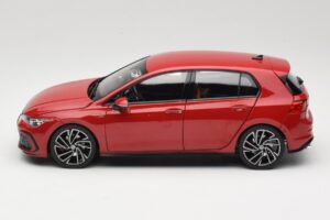 Volkswagen Golf GTI Mk8 Tornado Red Norev 1:18 188595 Métal — image 4 sur 8
