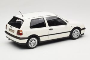 Volkswagen Golf Mk3 GTI Candy White Norev 1:18 188508 Métal — image 3 sur 8