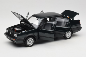 Volkswagen Jetta Mk3 CL Noir Icartime 1:18 JETTA001 Métal — image 2 sur 8