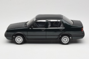 Volkswagen Jetta Mk3 CL Noir Icartime 1:18 JETTA001 Métal — image 4 sur 8