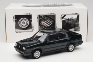 Volkswagen Jetta Mk3 CL Noir Icartime 1:18 JETTA001 Métal — image 8 sur 8