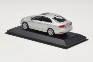 Volkswagen Jetta Mk6 Argent Minichamps 1:43 JETTA002 Métal — image 3 sur 4
