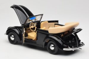 Volkswagen Coccinelle Cabriolet Noir Maisto 1:18 37800-M6 Métal — image 5 sur 8