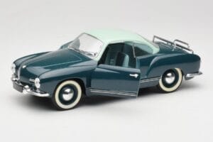 Volkswagen Karmann Ghia Bleu Solido 1:18 8061 Métal — image 2 sur 8