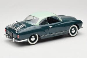 Volkswagen Karmann Ghia Bleu Solido 1:18 8061 Métal — image 3 sur 8