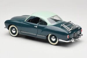 Volkswagen Karmann Ghia Bleu Solido 1:18 8061 Métal — image 7 sur 8
