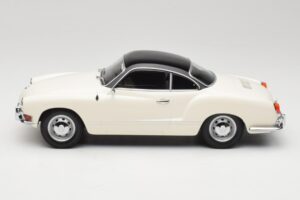 Volkswagen Karmann Ghia Crème Noir Minichamps 1:18 155054021 Métal — image 3 sur 6