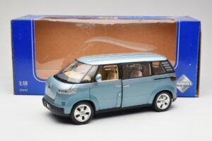 Volkswagen Microbus Concept Vert Clair Revell 1:18 08444 Métal — image 8 sur 8