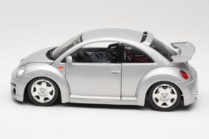 Volkswagen New Beetle RSi Argent Bburago 1:18 3306 Métal — image 4 sur 8