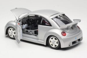 Volkswagen New Beetle RSi Argent Bburago 1:18 3306 Métal — image 5 sur 8