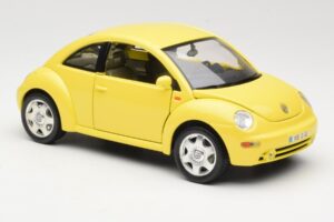 Volkswagen New Beetle Jaune Bburago 1:18 BEETLE001 Métal — image 6 sur 8