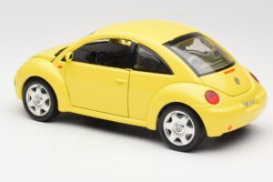 Volkswagen New Beetle Jaune Bburago 1:18 BEETLE001 Métal — image 7 sur 8
