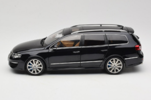 Volkswagen Passat B6 R36 Variant Noir NZG 1:18 KF044-4A Métal — image 4 sur 8