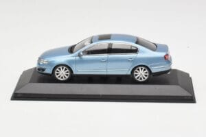 Volkswagen Passat B6 Blue Metallic Minichamps 1:43 PASSAT002 Métal