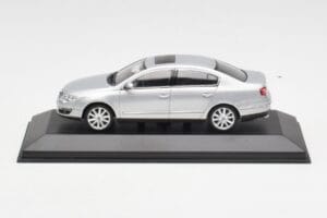 Volkswagen Passat B6 Argent Minichamps 1:43 PASSAT003 Métal