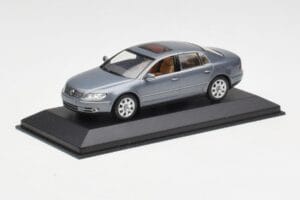 Volkswagen Phaeton 3D Gris Minichamps 1:43 3D0099300GPR7Q Métal — image 2 sur 4