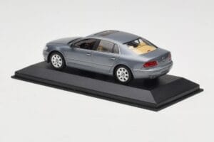 Volkswagen Phaeton Light Blue Metallic Minichamps 1:43 VW002 Métal — image 3 sur 4