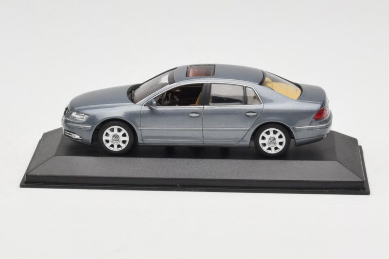 Volkswagen Phaeton Light Blue Metallic Minichamps 1:43 VW002 Métal