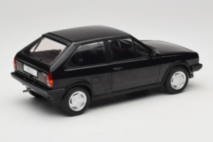 Volkswagen Polo II Coupe G40 Noir MCG 1:18 MCG18524 Métal — image 2 sur 6