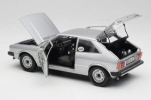 Volkswagen Scirocco GT Mk1 Silver Metallic Revell 1:18 08833 Métal — image 5 sur 8