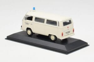 Volkswagen T2 Ambulance DRK Minichamps 1:43 400053090 Métal — image 3 sur 4