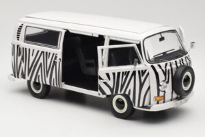 Volkswagen T2a Bus Safari Schuco 1:18 191 Métal — image 5 sur 8