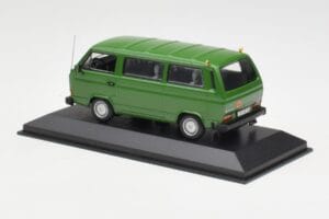 Volkswagen T3 Bus Vert Minichamps 1:43 400055000 Métal — image 3 sur 4