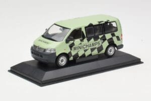 Volkswagen T5 Bus Vert Minichamps 1:43 T5002 Métal — image 2 sur 4