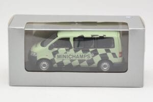Volkswagen T5 Bus Vert Minichamps 1:43 T5002 Métal — image 4 sur 4