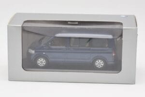Volkswagen T5 Bus Shadow Blue Minichamps 1:43 842902102 Métal — image 4 sur 4