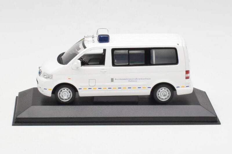 Volkswagen T5 Multivan Bundeswehr Médecin d'Urgence Prototype Minichamps 1:43 400052291-P1 Métal